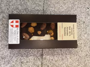 Tablette de chocolat Noir 66 % cacao Amandes Noisettes